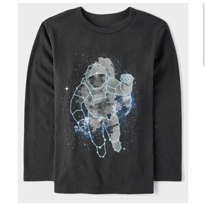 NWT:“Glow in the Dark” Boys Long sleeves Astronaut Graphic Motor oil shade Tee
